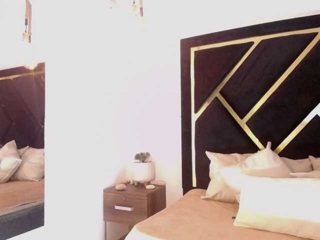 Zaara-Black live cam on BongaCams