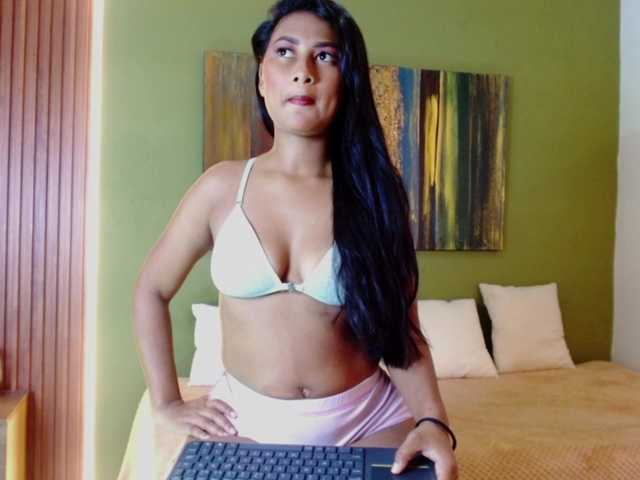 Zaara-Black live cam on BongaCams