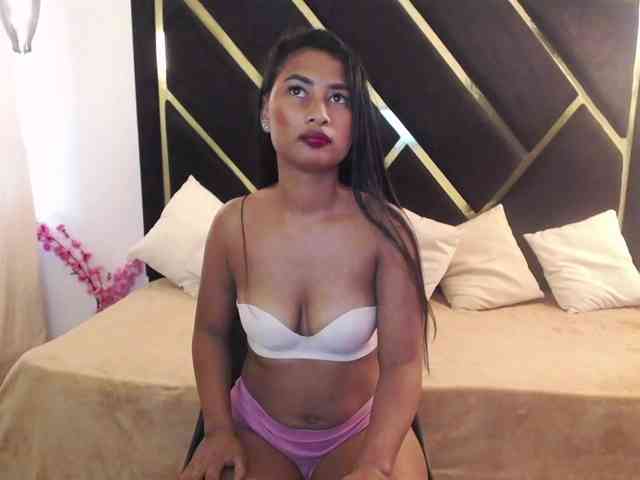 Zaara-Black webcam