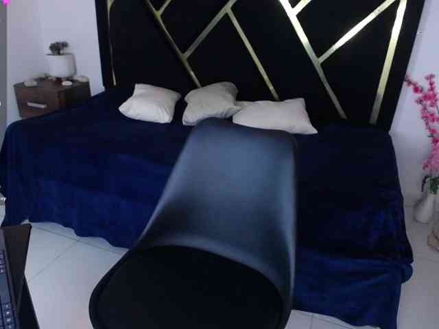 Zaara-Black
