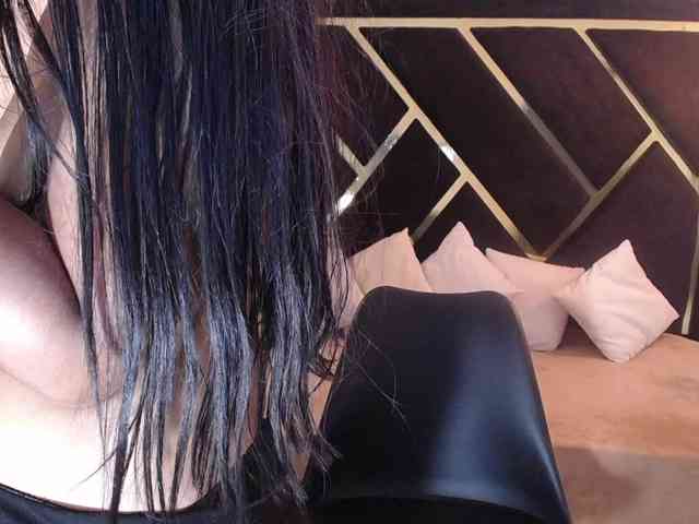 Zaara-Black