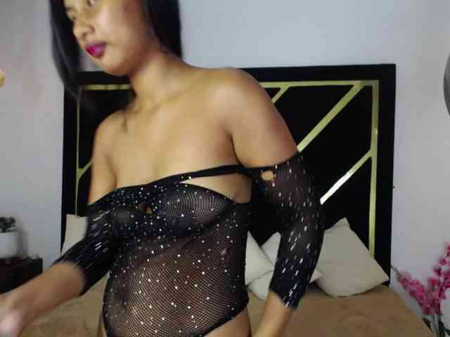Zaara-Black