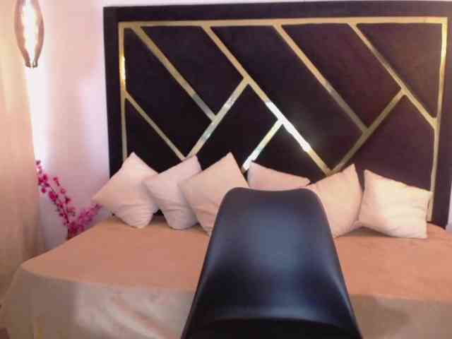 Zaara-Black