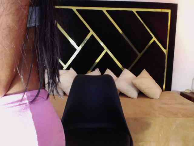 Zaara-Black webcam
