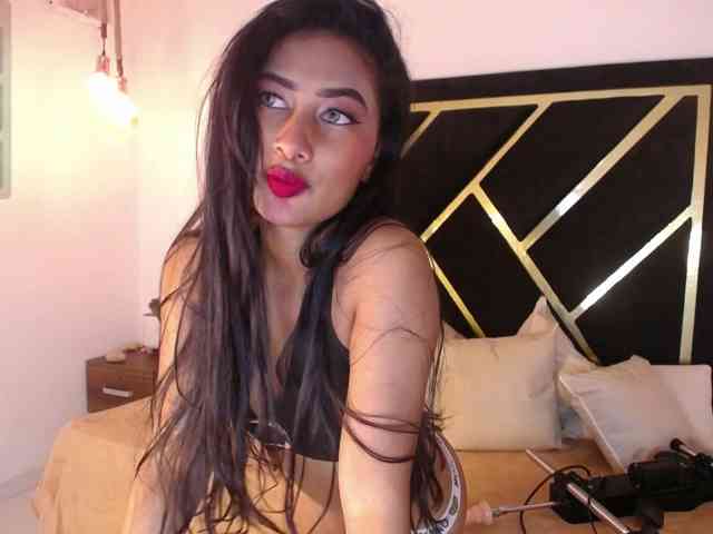 Zaara-Black