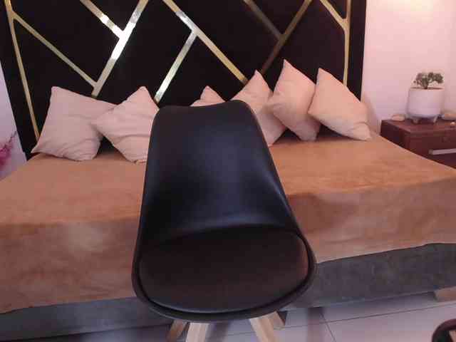 Zaara-Black