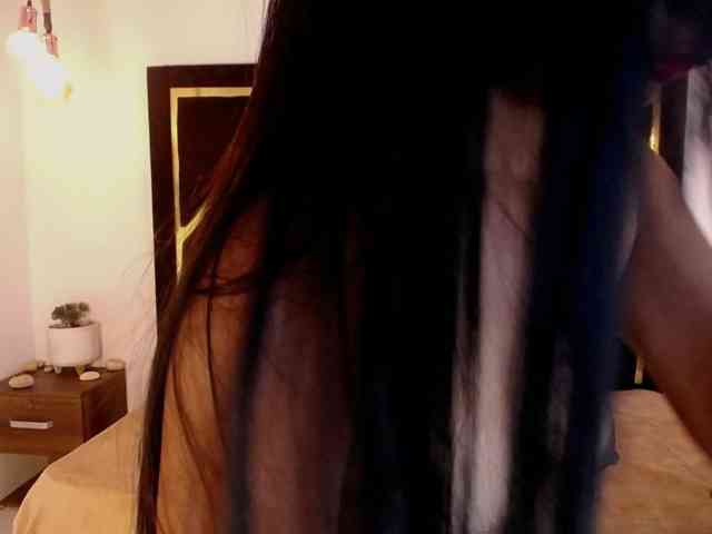 Zaara-Black