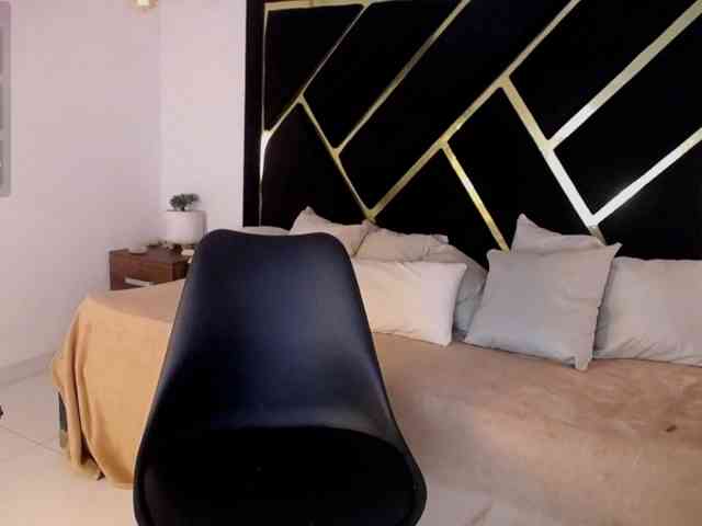 Zaara-Black