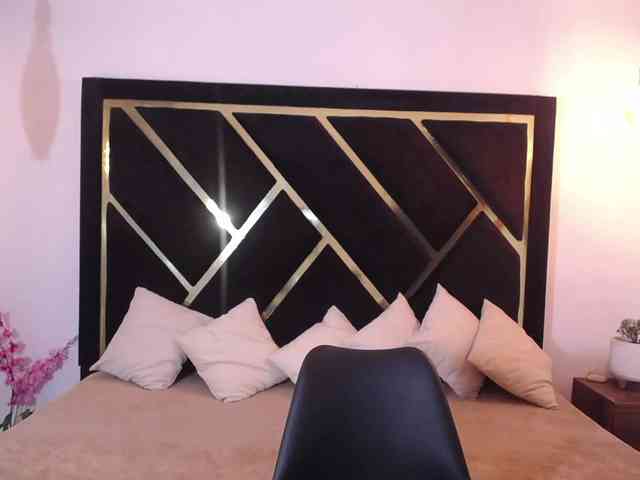 Zaara-Black