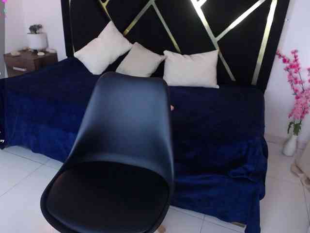 Zaara-Black