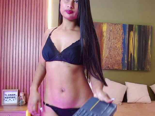 Zaara-Black