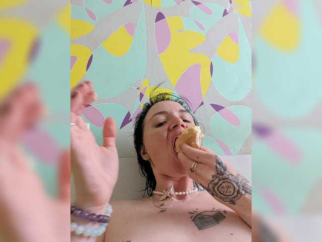 AfroditaButterfly live cam on BongaCams