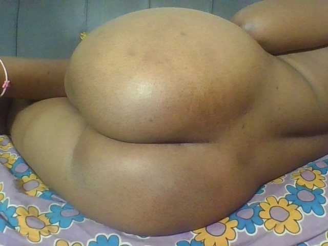 Hornycremmy09 live cam on BongaCams