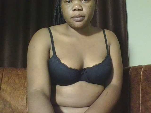 Hornycremmy09 live cam on BongaCams