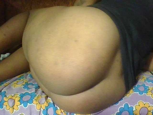 Hornycremmy09 live cam on BongaCams