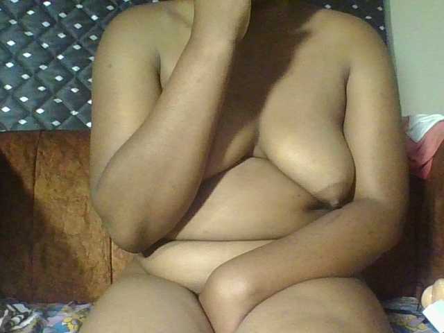 Hornycremmy09 live cam on BongaCams