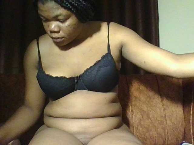 Hornycremmy09 live cam on BongaCams