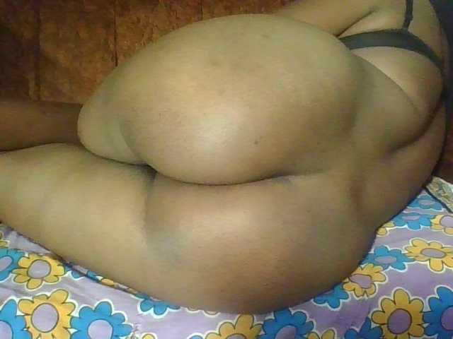 Hornycremmy09 live cam on BongaCams