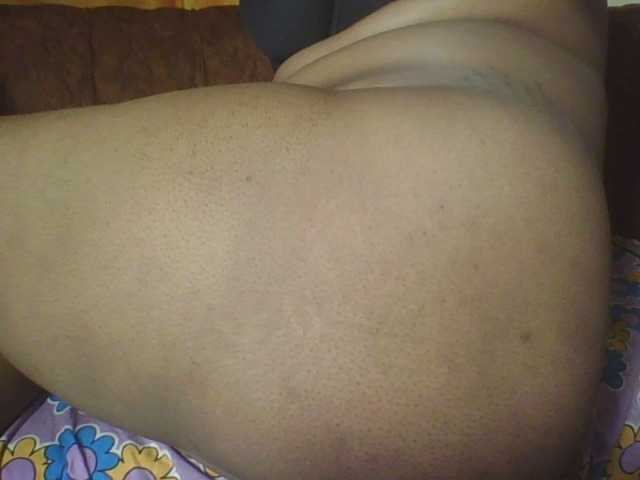 Hornycremmy09 live cam on BongaCams