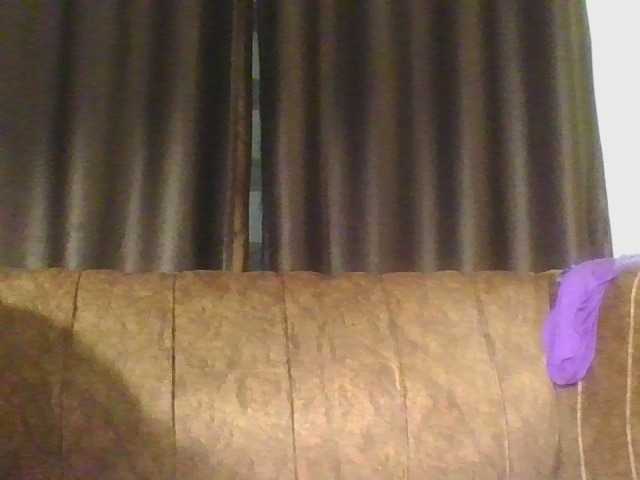 Hornycremmy09 live cam on BongaCams