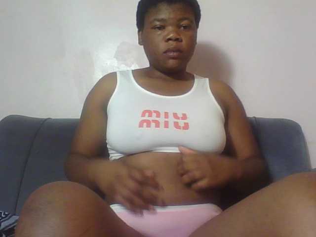 Hornycremmy09 live cam on BongaCams