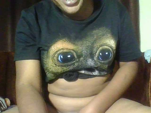 Hornycremmy09 live cam on BongaCams
