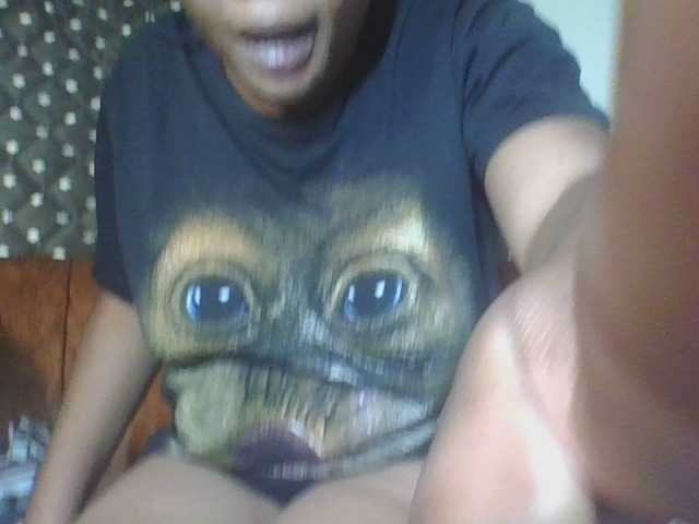Hornycremmy09 live cam on BongaCams