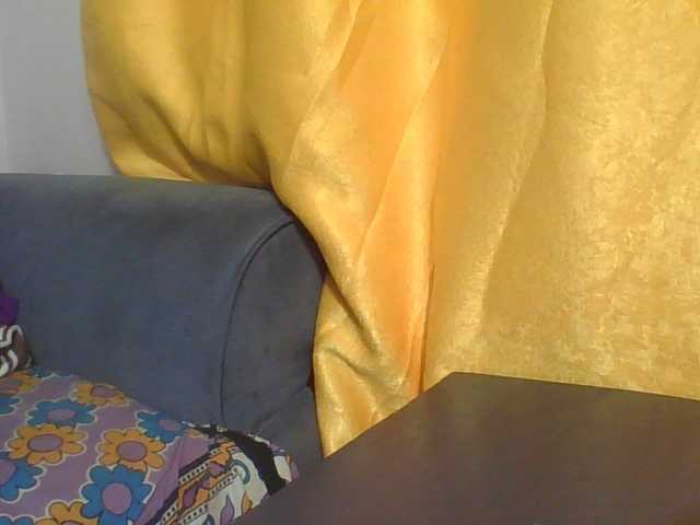 Hornycremmy09 live cam on BongaCams