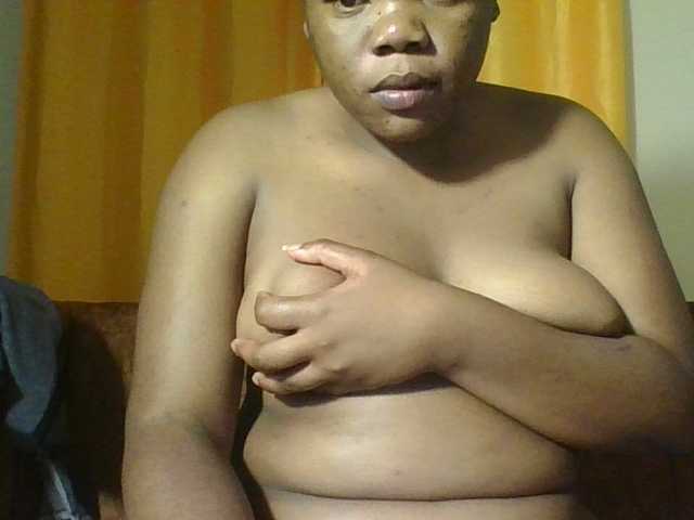 Hornycremmy09 live cam on BongaCams