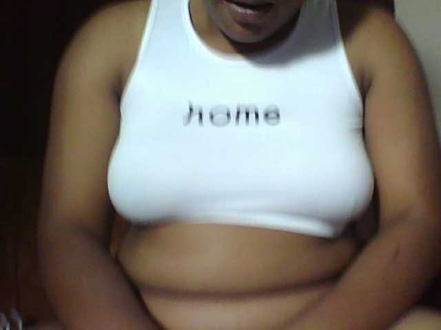 Hornycremmy09 live cam on BongaCams