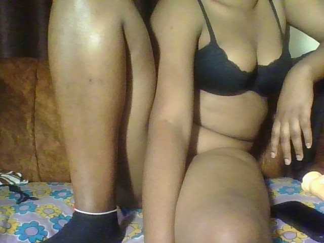 Hornycremmy09 live cam on BongaCams