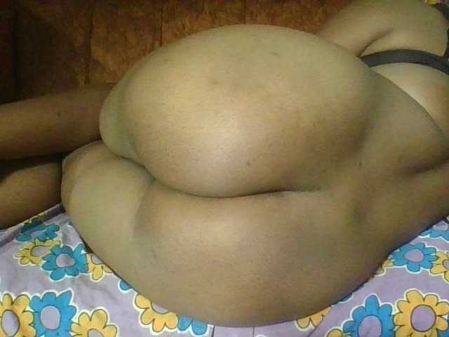 Hornycremmy09 live cam on BongaCams