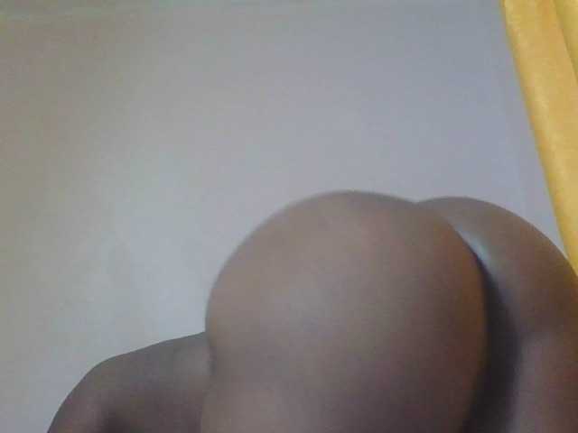 Hornycremmy09 live cam on BongaCams