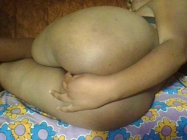 Hornycremmy09 live cam on BongaCams