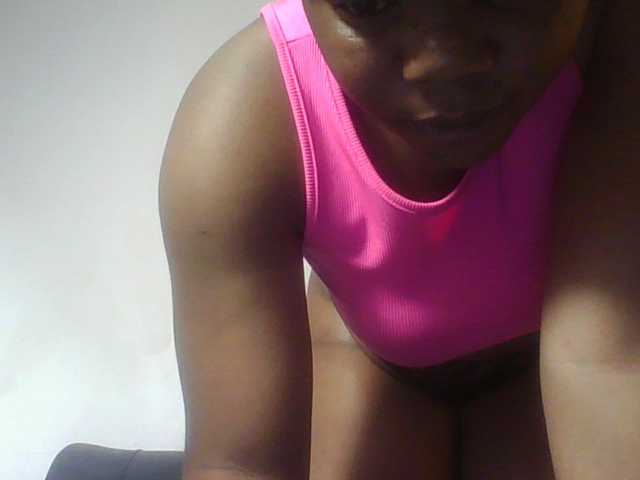 Hornycremmy09
