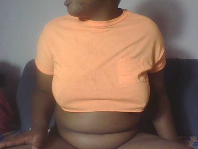 Hornycremmy09 live cam on BongaCams
