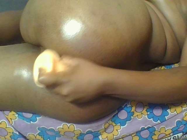 Hornycremmy09 live cam on BongaCams