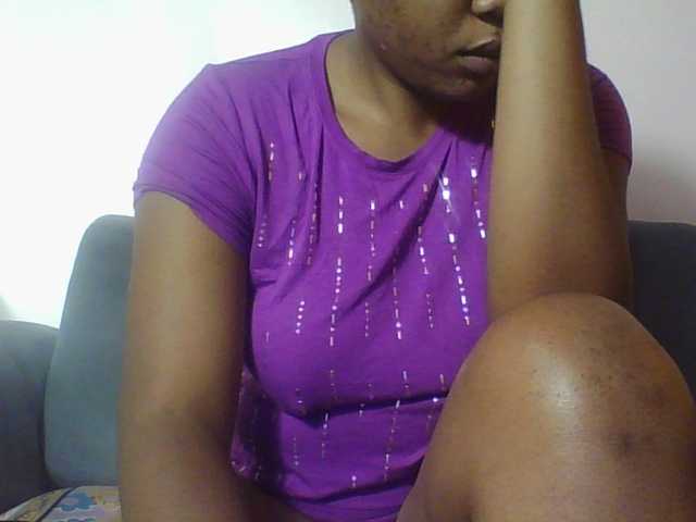 Hornycremmy09 live cam on BongaCams