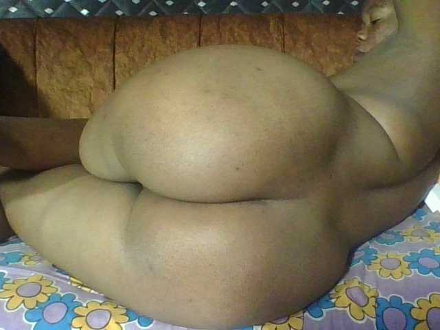 Hornycremmy09 live cam on BongaCams