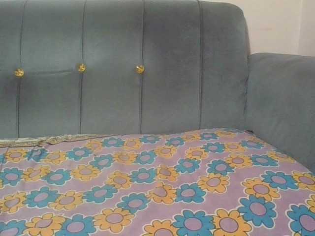 Hornycremmy09 live cam on BongaCams