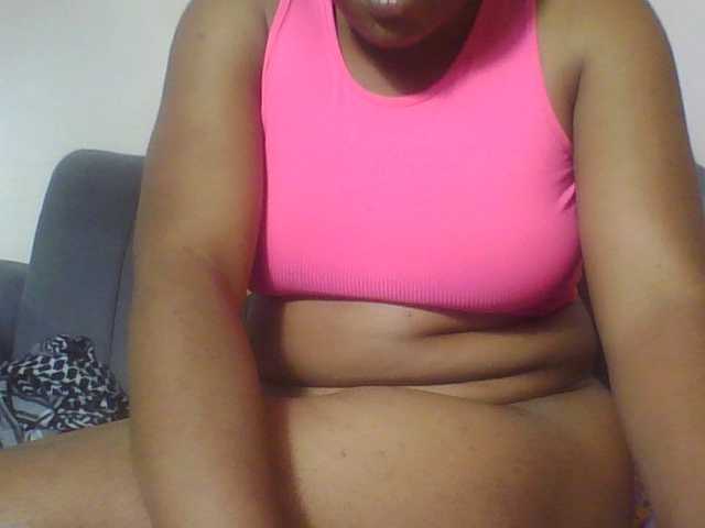 Hornycremmy09 live cam on BongaCams