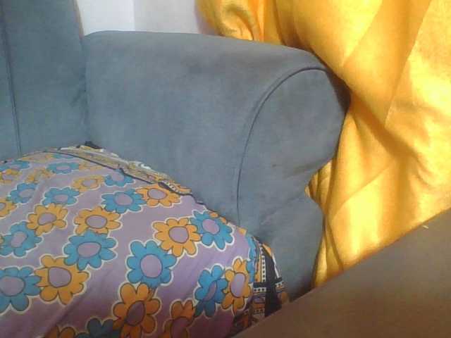 Hornycremmy09 live cam on BongaCams