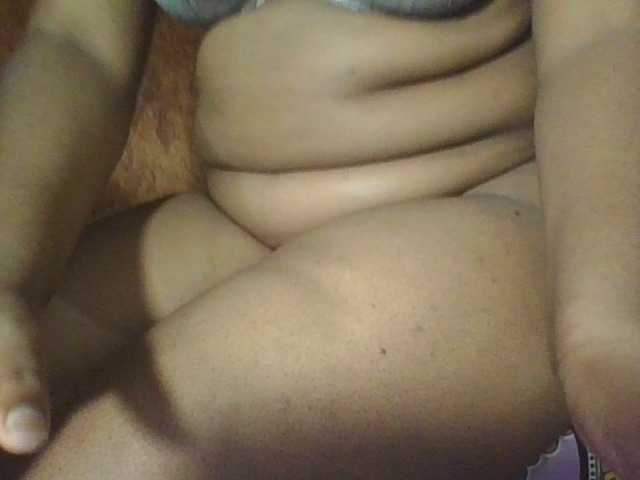 Hornycremmy09 live cam on BongaCams