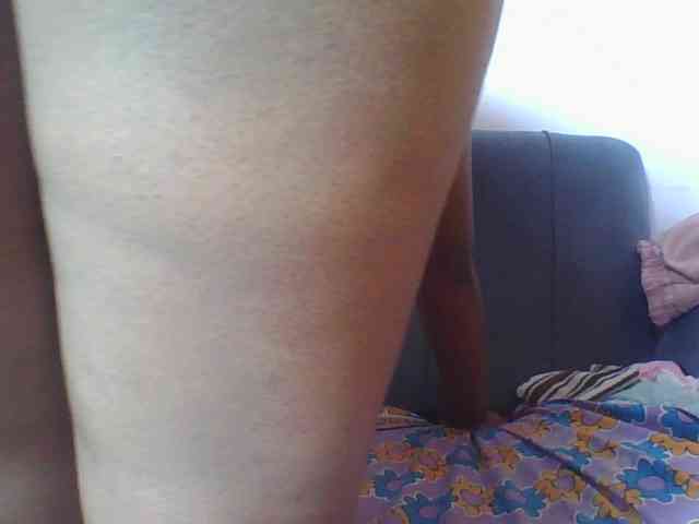 Hornycremmy09 webcam
