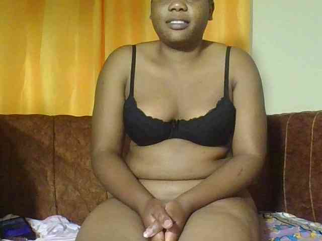 Hornycremmy09 webcam