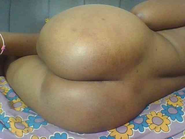 Hornycremmy09 webcam