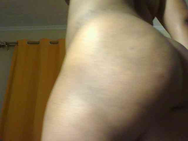 Hornycremmy09 webcam