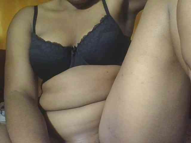 Hornycremmy09 webcam