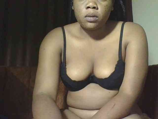 Hornycremmy09 webcam