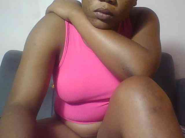Hornycremmy09